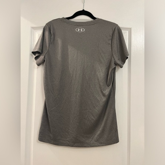 Under Armour Loose Fit Lightweight Heatgear V-Neck T-Shirt - Picture 4 of 5